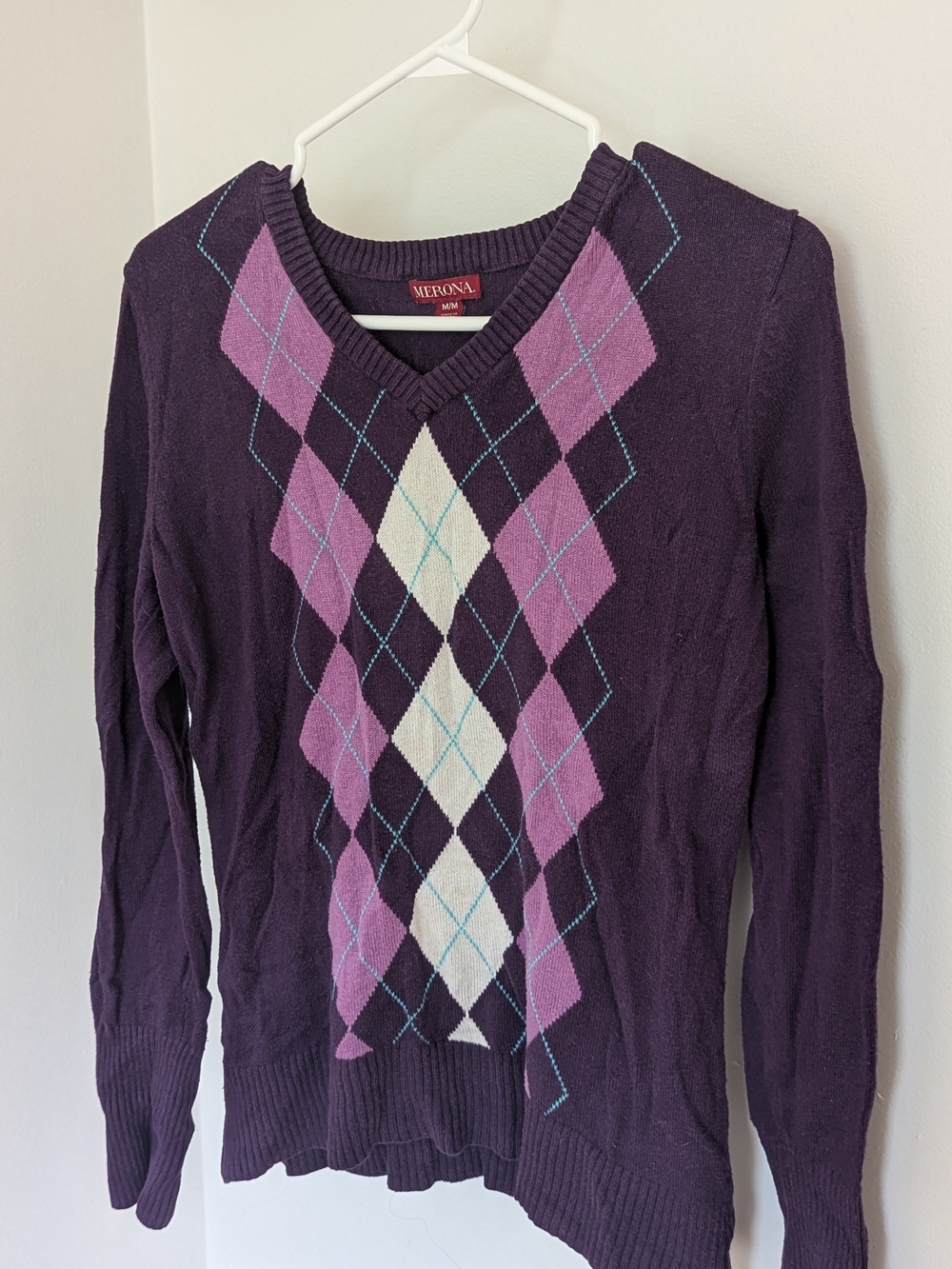 Merona Women's Purple Argyle V-Neck Sweater - Picture 3 of 3